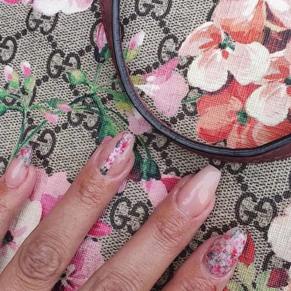 10 PC Hand Crafted Gold Almond Bloom Nails NWT - Picture 3 of 7